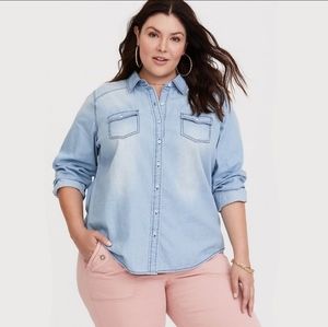 Torrid Taylor Light Wash Chambray Button Down Shirt